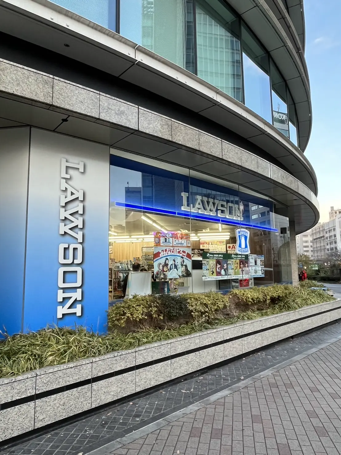 ローソン 東銀座 駅前 店