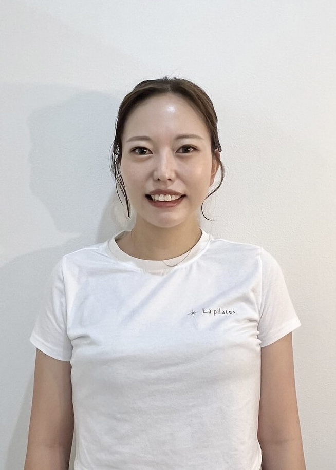 La pilates梅田店の女性インストラクター