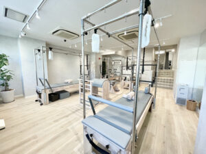 専用マシンが揃う清潔な川崎店スタジオ