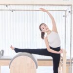 ピラティスで効果を感じる女性の画像