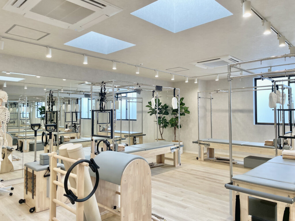 La pilatesスタジオ内の写真