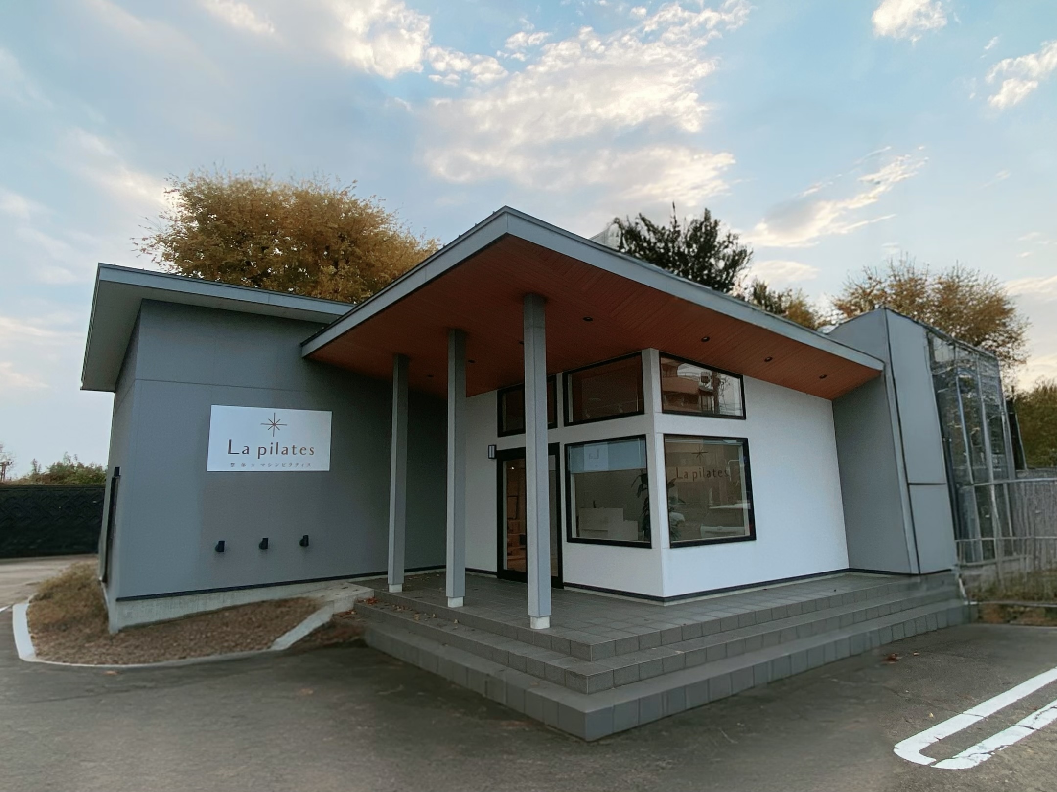 La pilates金沢店入り口