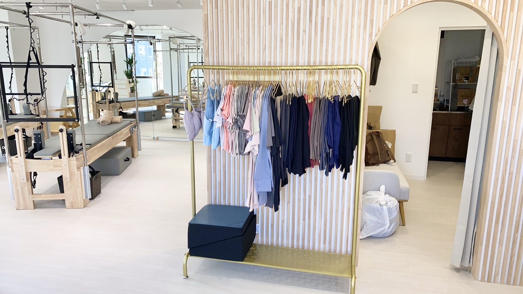 無料レンタルウェア完備の長野店スタジオ