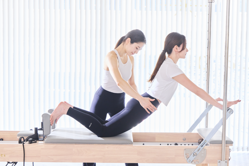 パーソナルマシンピラティスのレッスン風景