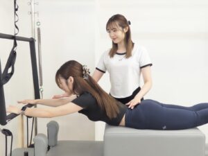 マシンピラティスのレッスンの様子