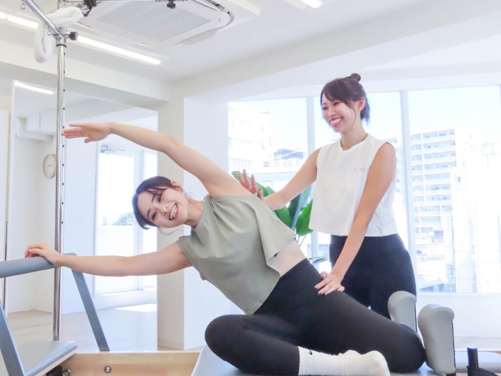 パーソナルマシンピラティスのレッスン風景