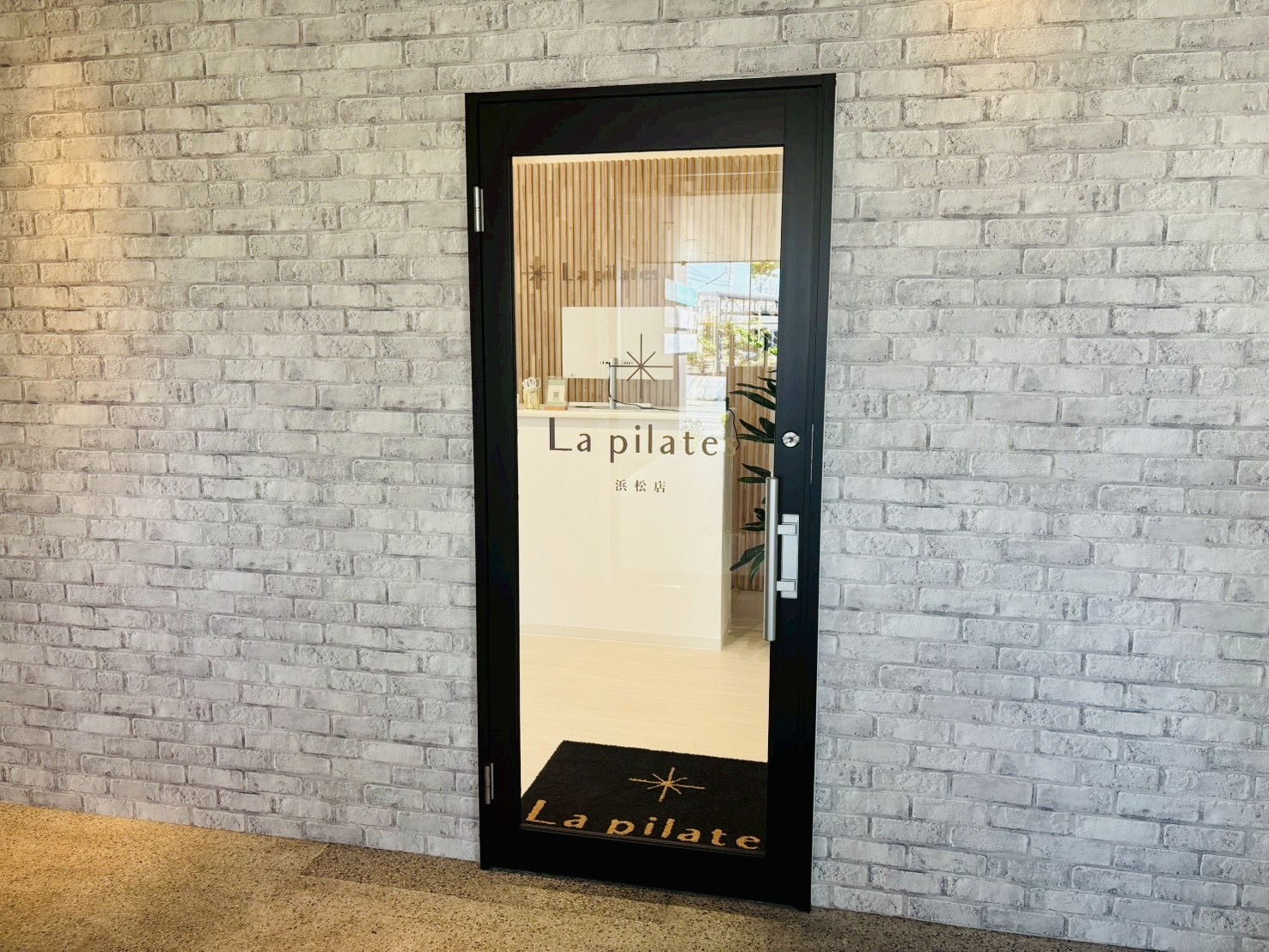 La pilates浜松店入り口
