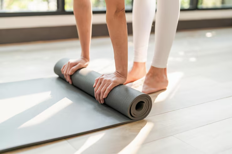 ピラティスを始める女性