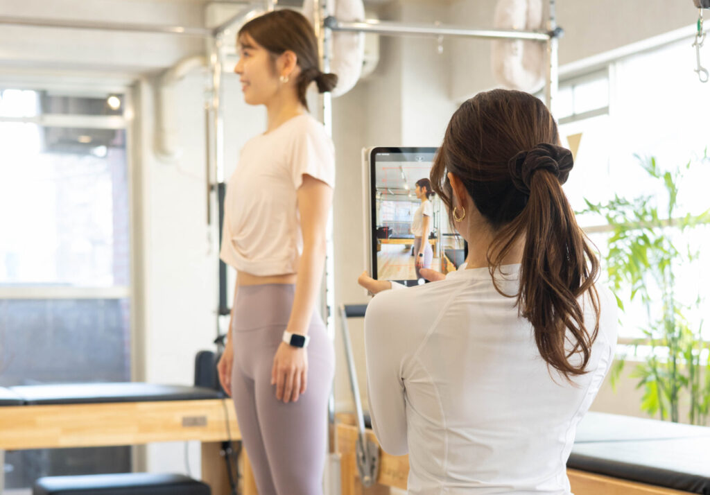 La pilatesの姿勢分析の様子